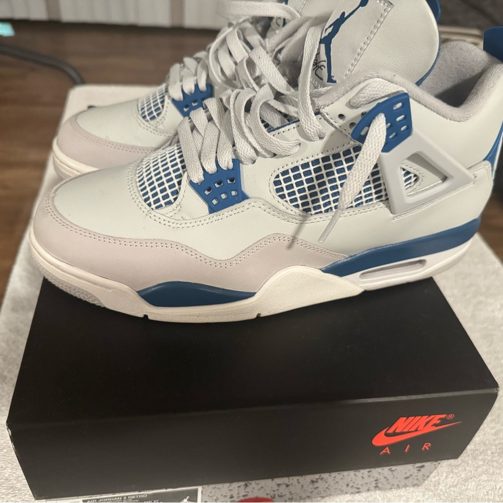 Jordan Sneakers in Blue and White